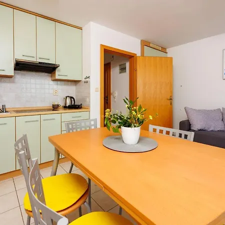 Petak 2 Apartment